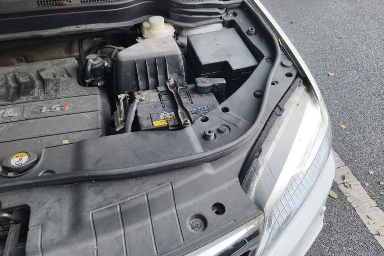 Used Haval H6 2014 Sport Version 1.5T Manual Two-Wheel Drive Elite Edition Engine Bay Left