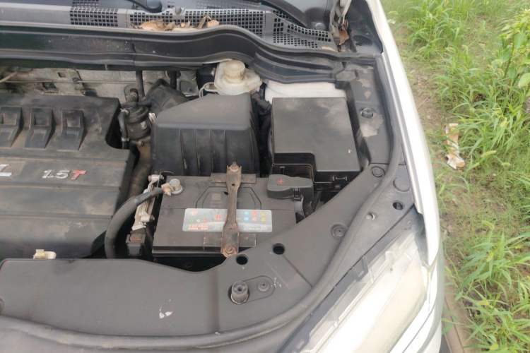 Used Haval H6 2014 Sport Version 1.5T Manual Two-Wheel Drive Elite Edition Engine Bay Left