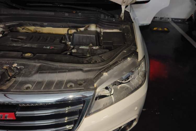 Used Haval H6 2014 Sport Version 1.5T Manual Two-Wheel Drive Elite Edition Engine Bay Left
