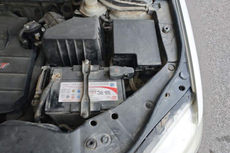 Used Haval H6 2014 Sport Version 1.5T Manual Two-Wheel Drive Elite Edition Engine Bay Left