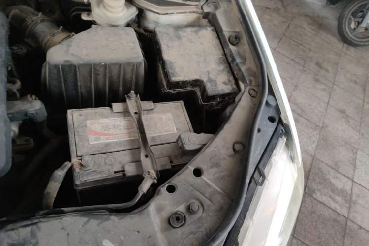 Used Haval H6 2014 Sport Edition 2.0T Diesel Manual Two-Wheel Drive Prestige Model Engine Bay Left