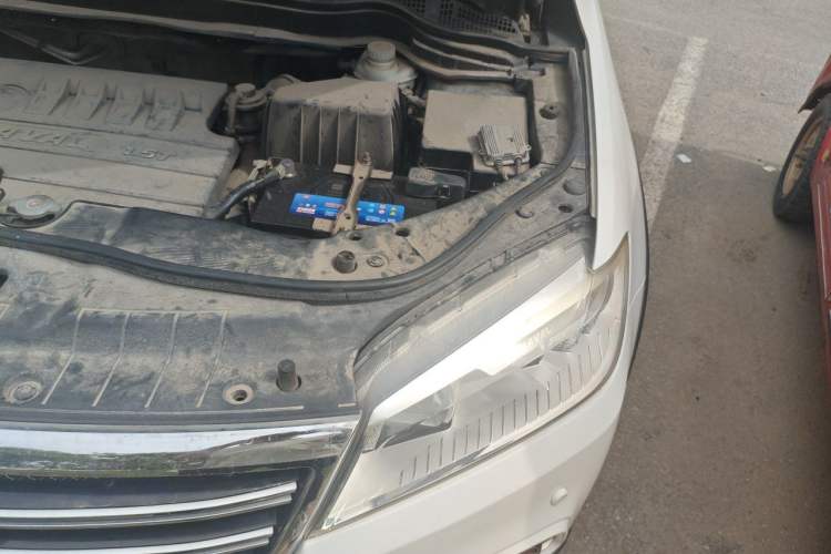 Used Haval H6 2014 Sport Version 1.5T Manual Two-Wheel Drive Elite Edition Engine Bay Left