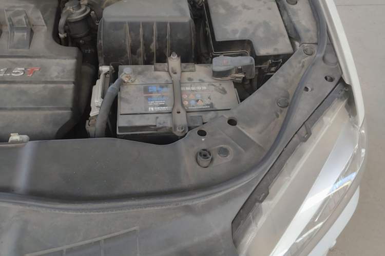 Used Haval H6 2014 Sport Version 1.5T Manual Two-Wheel Drive Elite Edition Engine Bay Left