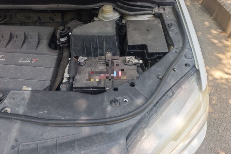 Used Haval H6 2014 Sport Version 1.5T Manual Two-Wheel Drive Elite Edition Engine Bay Left