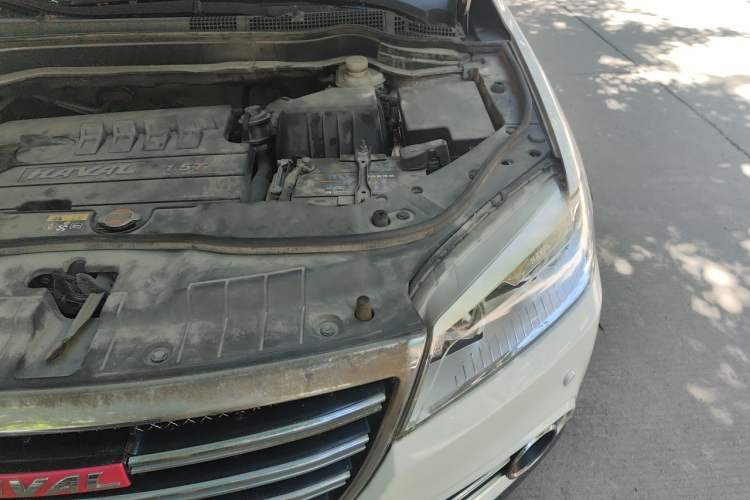 Used Haval H6 2014 Sport Version 1.5T Manual Two-Wheel Drive Elite Edition Engine Bay Left