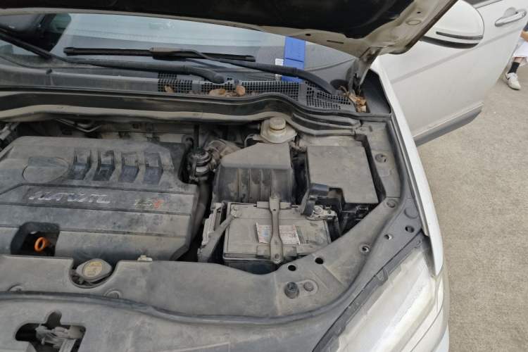 Used Haval H6 2014 Sport Version 1.5T Manual Two-Wheel Drive Elite Edition Engine Bay Left