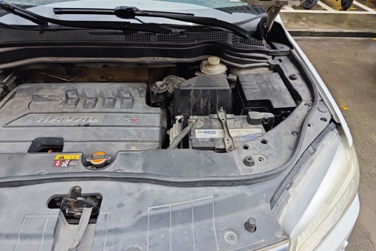Used Haval H6 2014 Sport Version 1.5T Manual Two-Wheel Drive Elite Edition Engine Bay Left