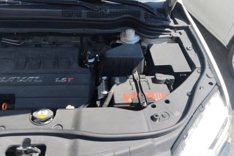 Used Haval H6 2014 Sport Version 1.5T Manual Two-Wheel Drive Elite Edition Engine Bay Left