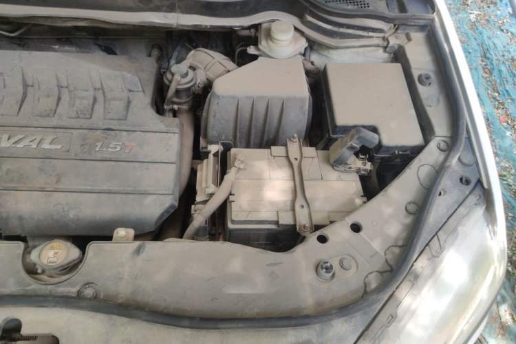 Used Haval H6 2014 Sport Version 1.5T Manual Two-Wheel Drive Elite Edition Engine Bay Left
