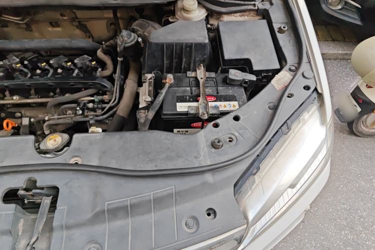 Used Haval H6 2014 Sport Version 1.5T Manual Two-Wheel Drive Elite Edition Engine Bay Left