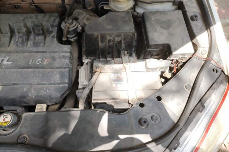 Used Haval H6 2014 Sport Version 1.5T Manual Two-Wheel Drive Elite Edition Engine Bay Left