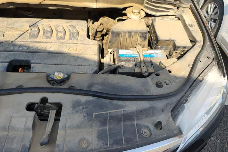 Used Haval H6 2014 Sport Version 1.5T Manual Two-Wheel Drive Elite Edition Engine Bay Left