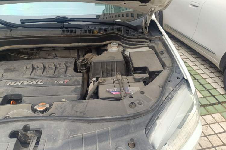 Used Haval H6 2014 Sport Version 1.5T Manual Two-Wheel Drive Elite Edition Engine Bay Left