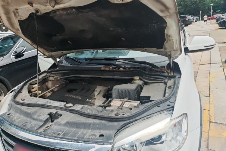 Used Haval H6 2014 Sport Version 1.5T Manual Two-Wheel Drive Elite Edition Engine Bay Left