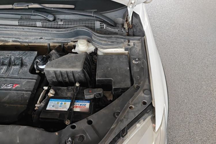 Used Haval H6 2014 Sport Version 1.5T Manual Two-Wheel Drive Elite Edition Engine Bay Left
