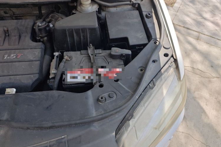 Used Haval H6 2014 Sport Edition 1.5T Manual 4x4 Elite Model Engine Bay Left