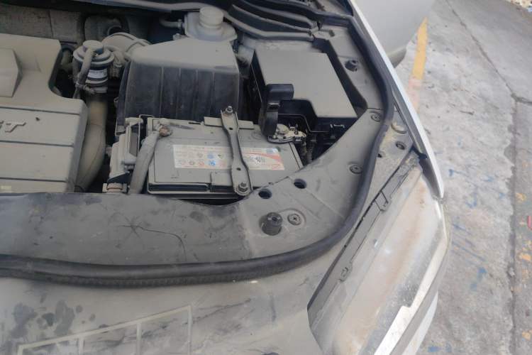 Used Haval H6 2014 Sport Version 1.5T Manual Two-Wheel Drive Elite Edition Engine Bay Left
