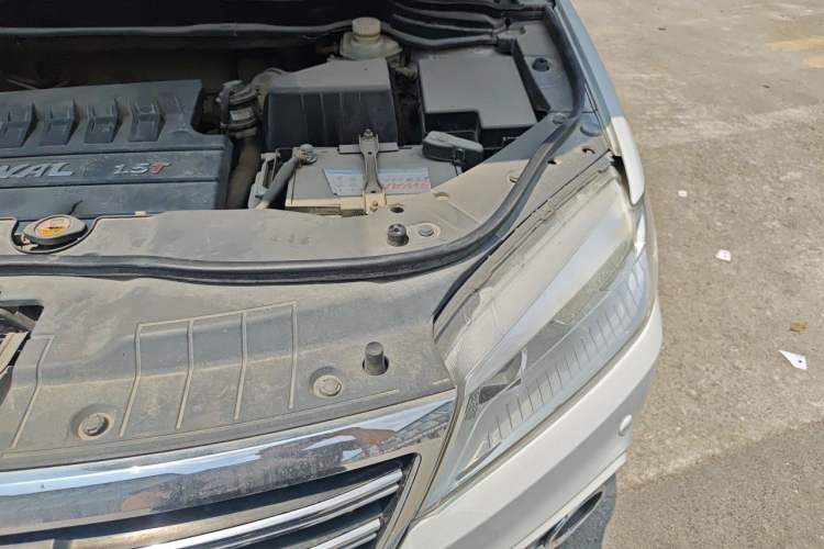Used Haval H6 2014 Sport Version 1.5T Manual Two-Wheel Drive Elite Edition Engine Bay Left