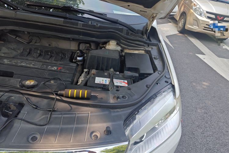 Used Haval H6 2014 Sport Version 1.5T Manual Two-Wheel Drive Elite Edition Engine Bay Left