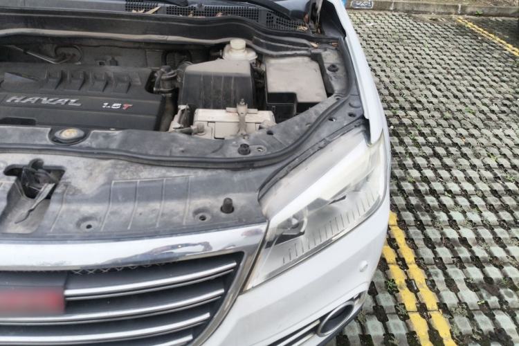 Used Haval H6 2014 Sport Version 1.5T Manual Two-Wheel Drive Elite Edition Engine Bay Left