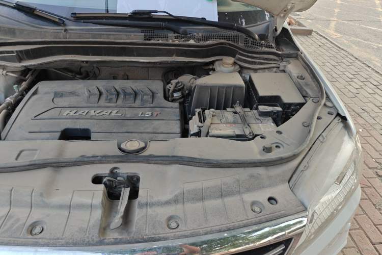 Used Haval H6 2014 Sport Version 1.5T Manual Two-Wheel Drive Elite Edition Engine Bay Left