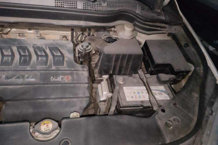 Used Haval H6 2014 Sport Edition 1.5T Manual 4x4 Elite Model Engine Bay Left