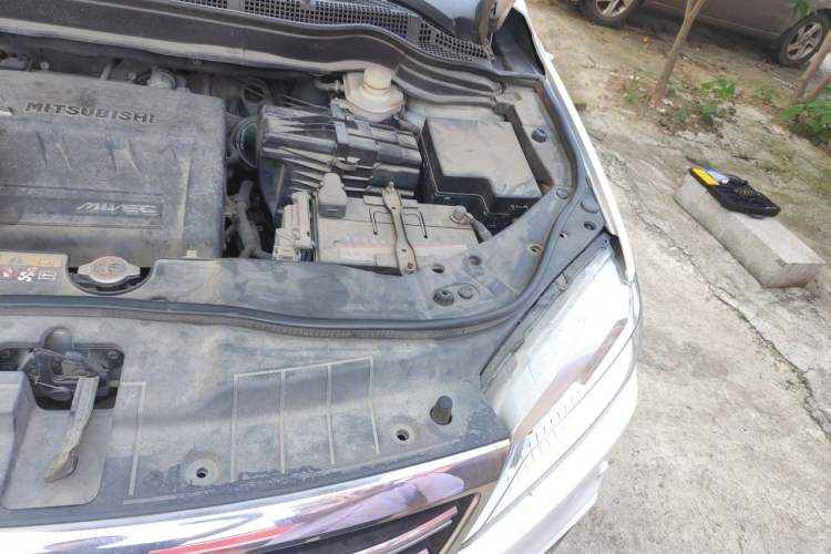 Used Haval H6 2014 Sports Edition 2.4L Automatic Prestige Model Engine Bay Left