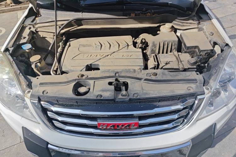 Used Haval H6 2014 Upgraded Model 1.5T Manual Two-Wheel Drive Elite Version Engine Bay