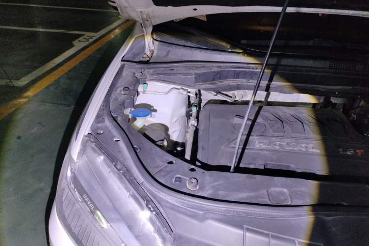Used Haval H6 2014 Sport Version 1.5T Manual Two-Wheel Drive Elite Edition Engine Bay Right