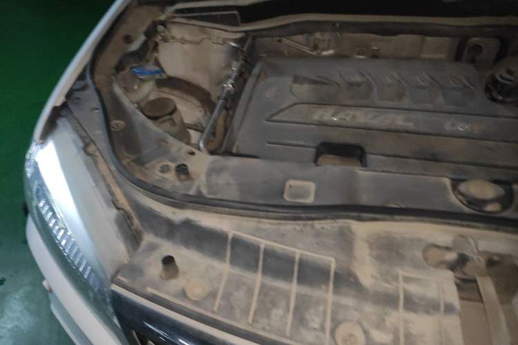 Used Haval H6 2014 Sport Version 1.5T Manual Two-Wheel Drive Elite Edition Engine Bay Right