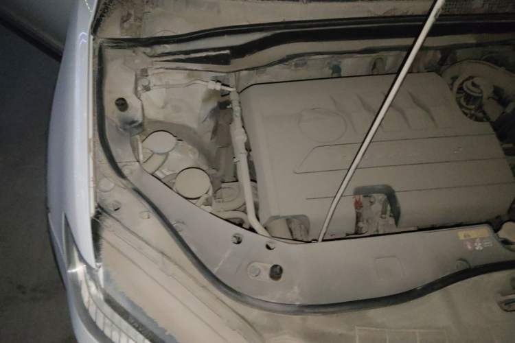 Used Haval H6 2014 Sport Edition 1.5T Manual 4x4 Elite Model Engine Bay Right