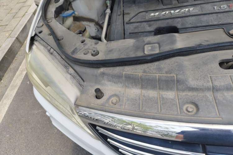 Used Haval H6 2014 Sport Version 1.5T Manual Two-Wheel Drive Elite Edition Engine Bay Right