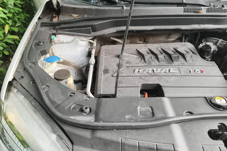 Used Haval H6 2014 Sport Version 1.5T Manual Two-Wheel Drive Elite Edition Engine Bay Right