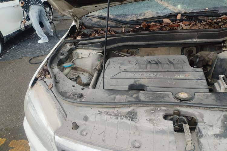 Used Haval H6 2014 Sport Version 1.5T Manual Two-Wheel Drive Elite Edition Engine Bay Right