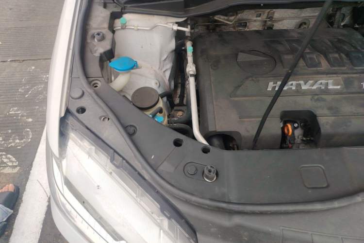 Used Haval H6 2014 Sport Version 1.5T Manual Two-Wheel Drive Elite Edition Engine Bay Right