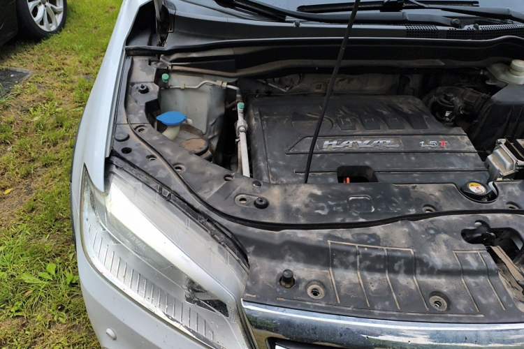 Used Haval H6 2014 Sport Version 1.5T Manual Two-Wheel Drive Elite Edition Engine Bay Right