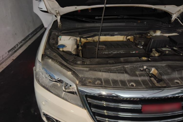 Used Haval H6 2014 Sport Version 1.5T Manual Two-Wheel Drive Elite Edition Engine Bay Right