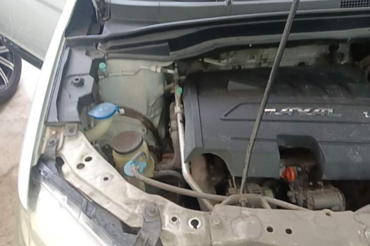 Used Haval H6 2014 Sport Version 1.5T Manual Two-Wheel Drive Elite Edition Engine Bay Right