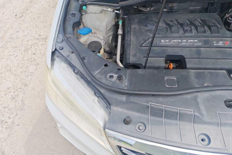 Used Haval H6 2014 Sport Version 1.5T Manual Two-Wheel Drive Elite Edition Engine Bay Right