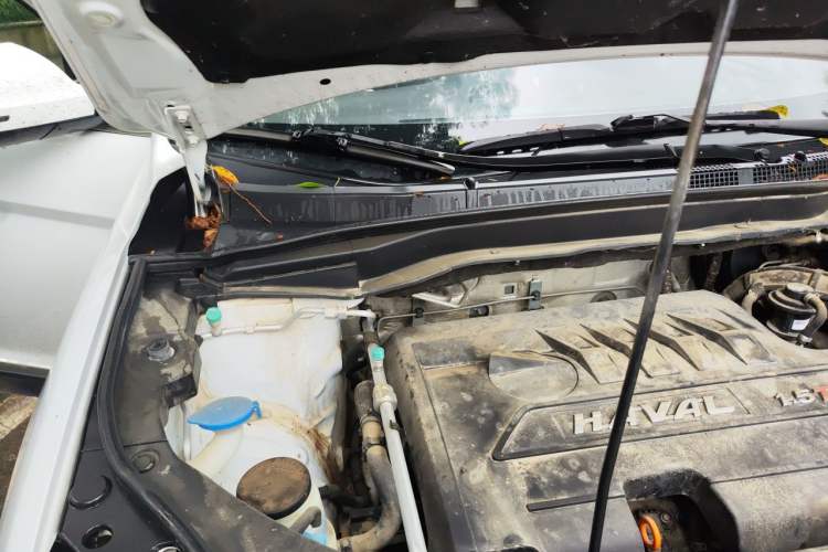 Used Haval H6 2014 Sport Version 1.5T Manual Two-Wheel Drive Elite Edition Engine Bay Right