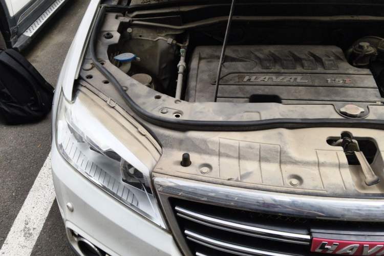 Used Haval H6 2014 Sport Version 1.5T Manual Two-Wheel Drive Elite Edition Engine Bay Right