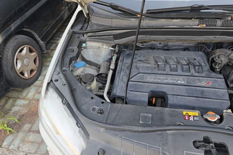 Used Haval H6 2014 Sport Version 1.5T Manual Two-Wheel Drive Elite Edition Engine Bay Right