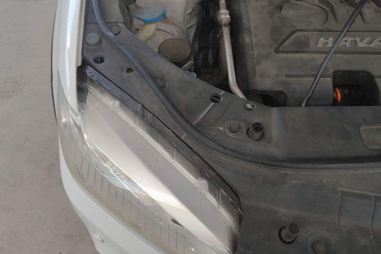 Used Haval H6 2014 Sport Version 1.5T Manual Two-Wheel Drive Elite Edition Engine Bay Right