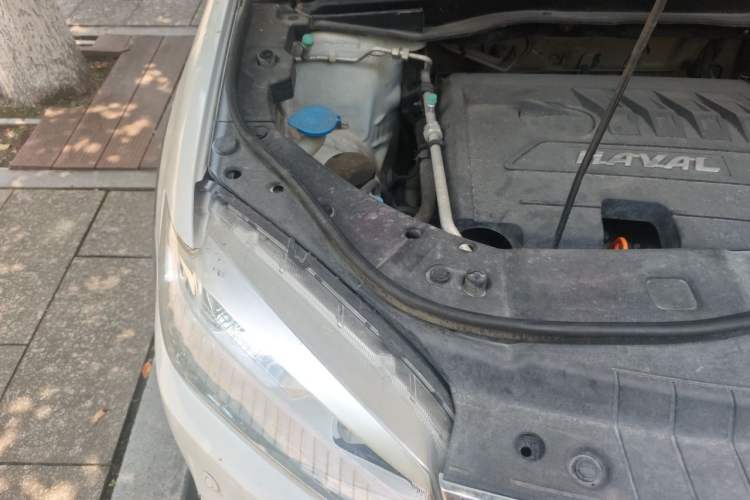 Used Haval H6 2014 Sport Version 1.5T Manual Two-Wheel Drive Elite Edition Engine Bay Right