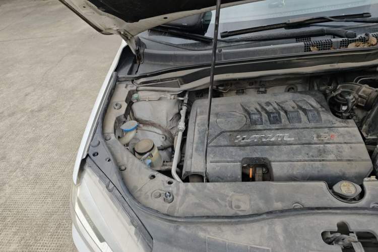Used Haval H6 2014 Sport Version 1.5T Manual Two-Wheel Drive Elite Edition Engine Bay Right