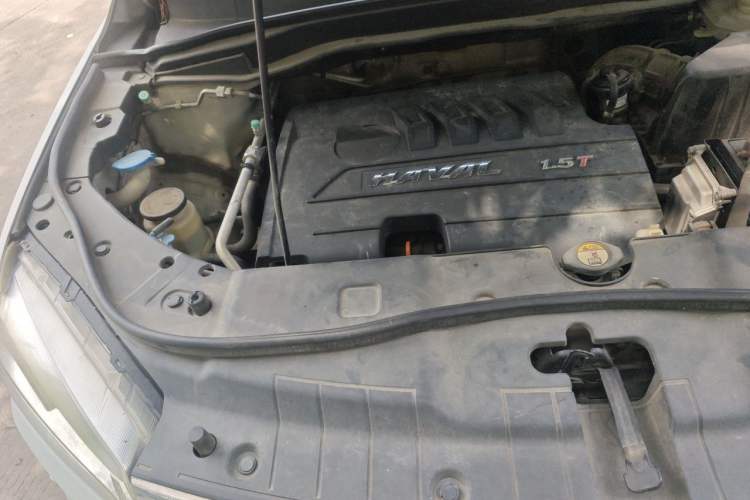Used Haval H6 2014 Sport Version 1.5T Manual Two-Wheel Drive Elite Edition Engine Bay Right