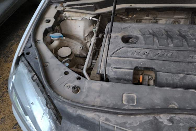 Used Haval H6 2014 Sport Version 1.5T Manual Two-Wheel Drive Elite Edition Engine Bay Right