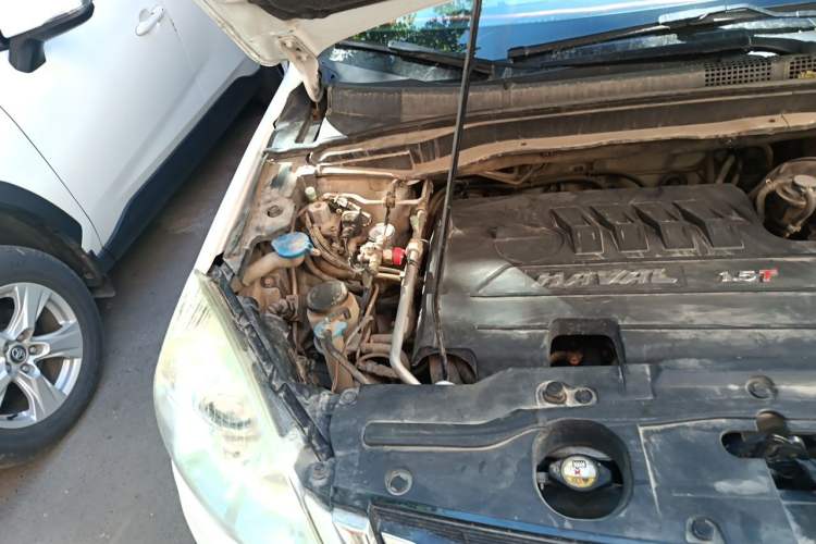 Used Haval H6 2014 Upgraded Model 1.5T Manual Two-Wheel Drive Elite Version Engine Bay Right