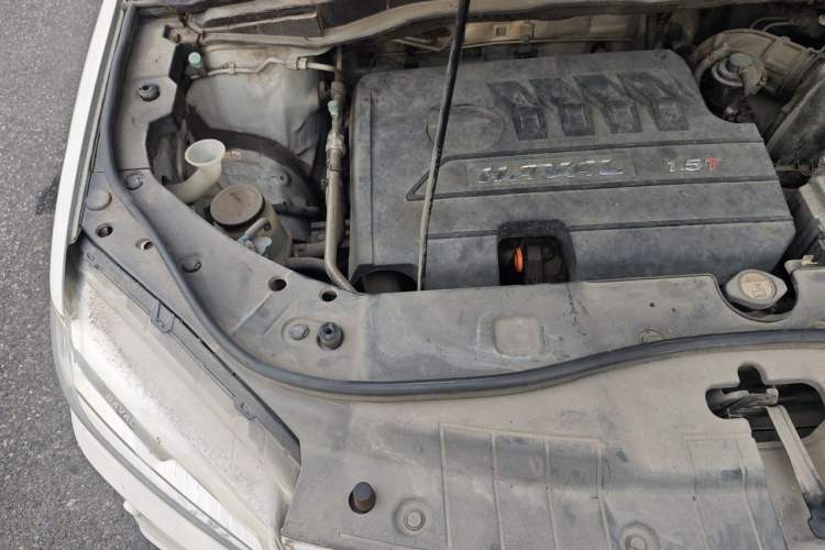 Used Haval H6 2014 Sport Version 1.5T Manual Two-Wheel Drive Elite Edition Engine Bay Right
