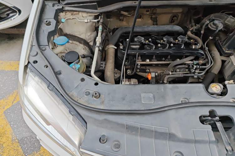 Used Haval H6 2014 Sport Version 1.5T Manual Two-Wheel Drive Elite Edition Engine Bay Right